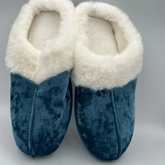 Cozy Blue Velvet Women's Slippers - Picture 7 of 9